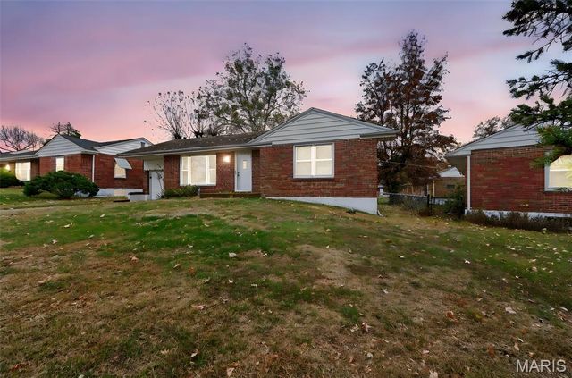 9406 Pattonwood Drive, St Louis, MO 63136