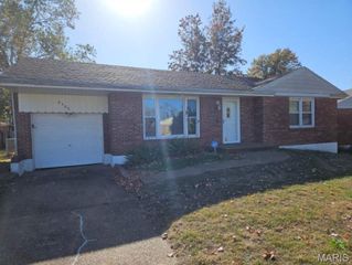 9406 Pattonwood Drive, St Louis, MO 63136