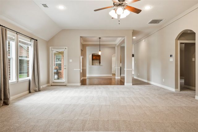 6713 Mustang Trail, Sanger, TX 76266