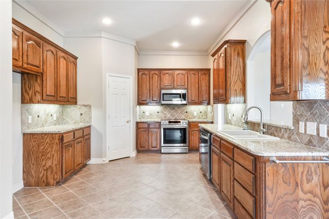 6713 Mustang Trail, Sanger, TX 76266