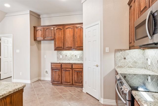 6713 Mustang Trail, Sanger, TX 76266