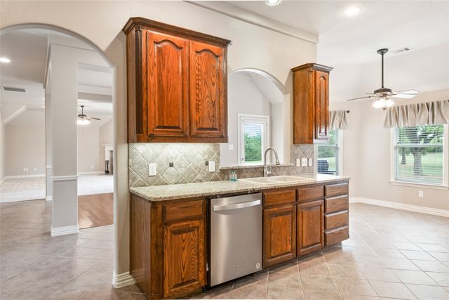 6713 Mustang Trail, Sanger, TX 76266