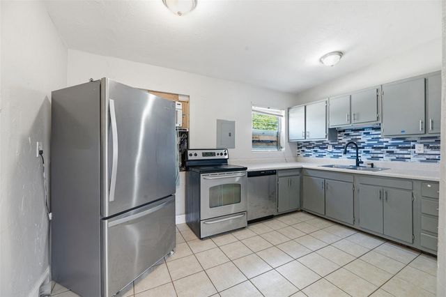 3947 PENSACOLA DRIVE, Lake Worth, FL 33462