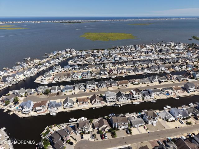 34 Clara Drive, Manahawkin, NJ 08050
