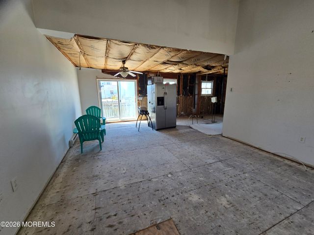 34 Clara Drive, Manahawkin, NJ 08050