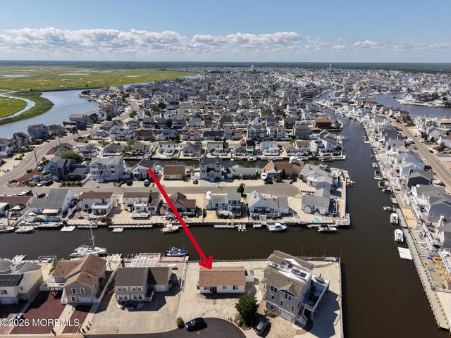 34 Clara Drive, Manahawkin, NJ 08050