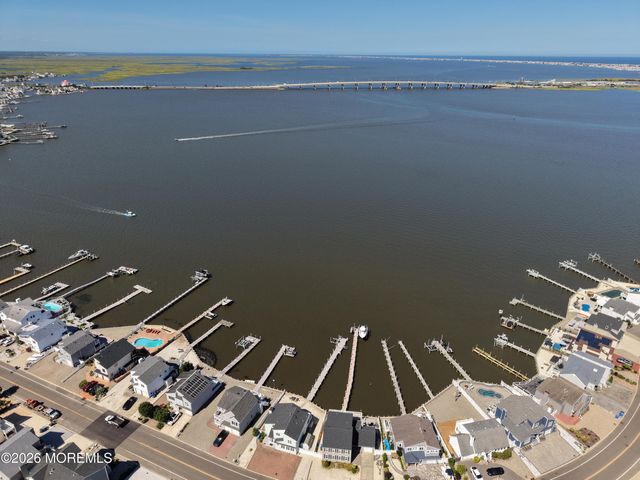 34 Clara Drive, Manahawkin, NJ 08050