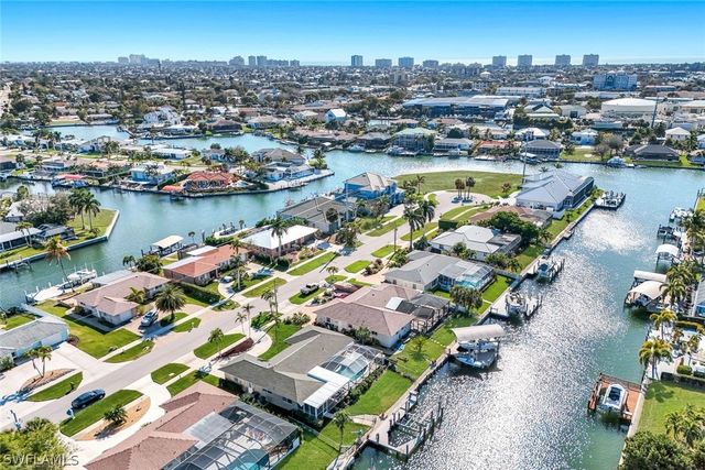 1160 Martinique CT, Marco Island, FL 34145