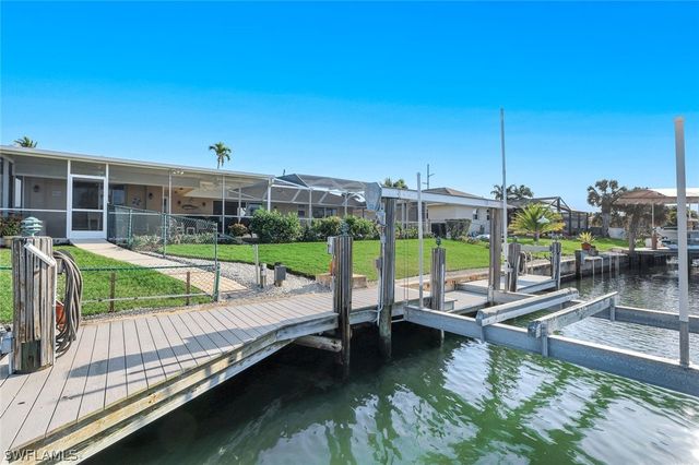 1160 Martinique CT, Marco Island, FL 34145