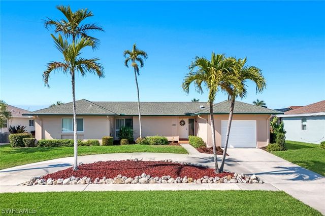 1160 Martinique CT, Marco Island, FL 34145