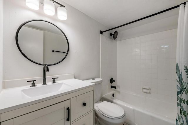 120 S CHURCH AVENUE 206, Tampa, FL 33609