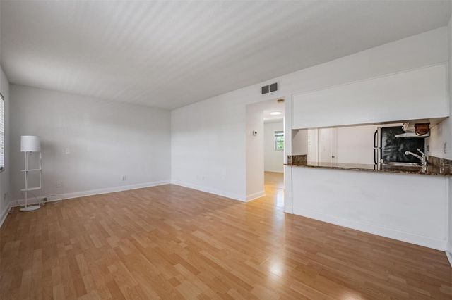 120 S CHURCH AVENUE 206, Tampa, FL 33609