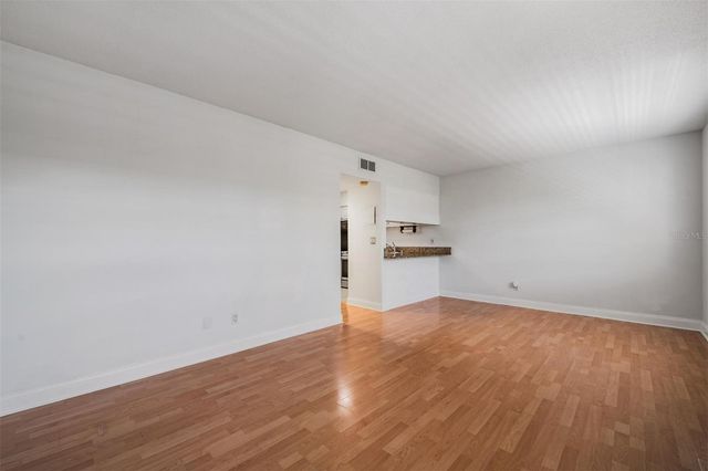 120 S CHURCH AVENUE 206, Tampa, FL 33609