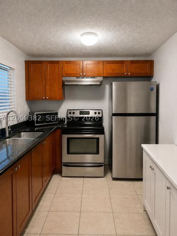 4251 NW 5th St 131, Plantation, FL 33317