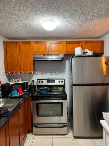4251 NW 5th St 131, Plantation, FL 33317