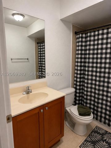 4251 NW 5th St 131, Plantation, FL 33317