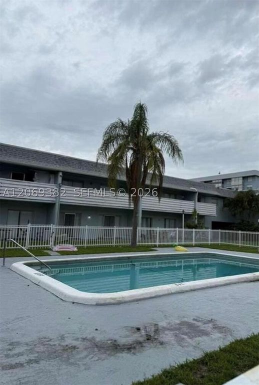 4251 NW 5th St 131, Plantation, FL 33317