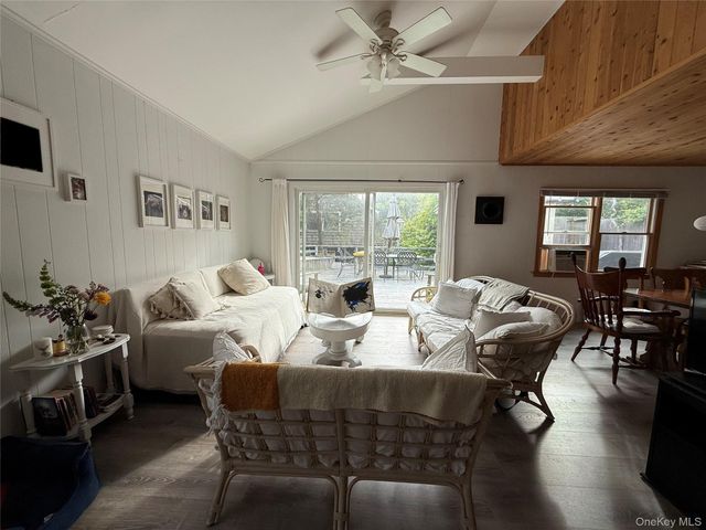 200 Surf, Cherry Grove, NY 11782