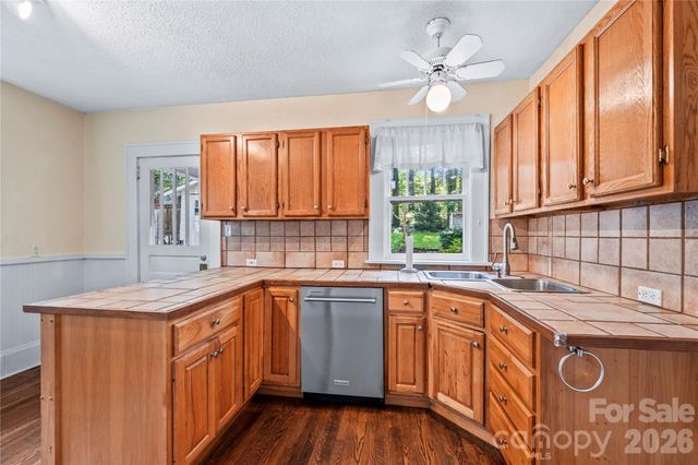 18 Westover Drive, Asheville, NC 28801