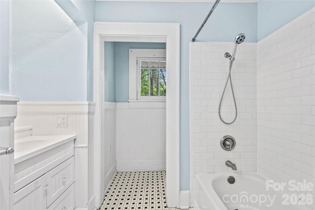 18 Westover Drive, Asheville, NC 28801
