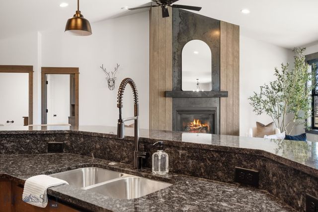 66 Oxbow Lane, Manhattan, MT 59741