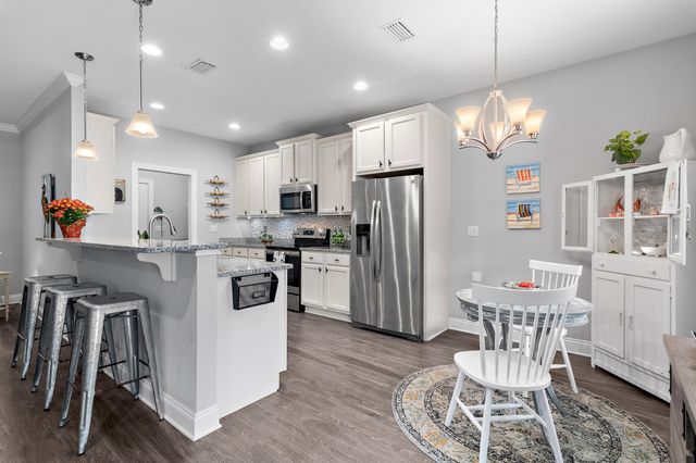 854 Whispering Creek Avenue, Freeport, FL 32439