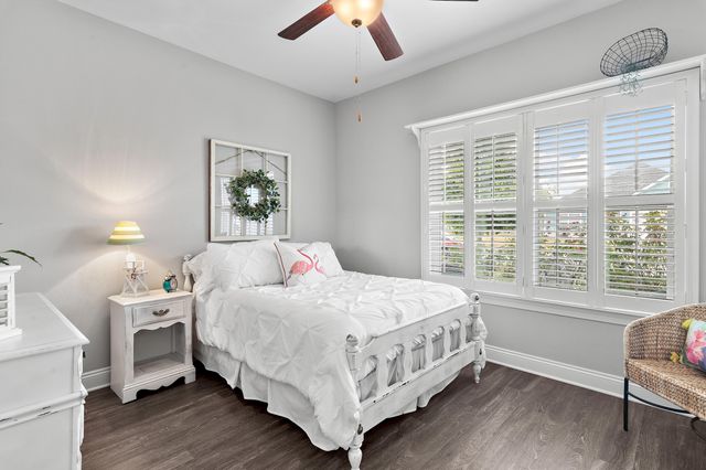 854 Whispering Creek Avenue, Freeport, FL 32439