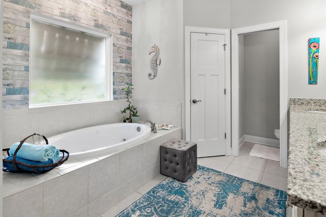 854 Whispering Creek Avenue, Freeport, FL 32439