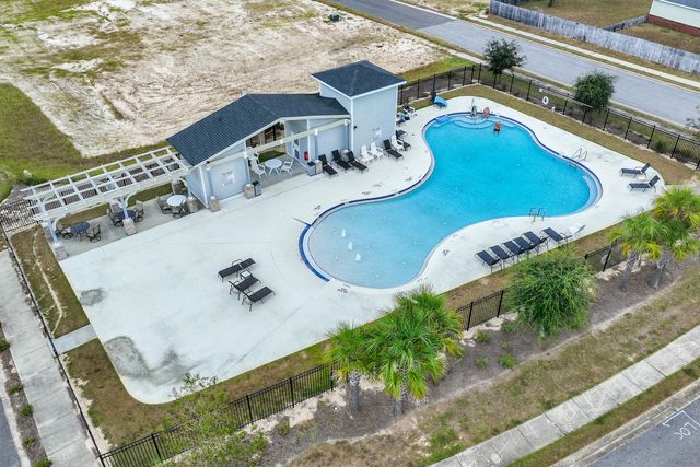 854 Whispering Creek Avenue, Freeport, FL 32439