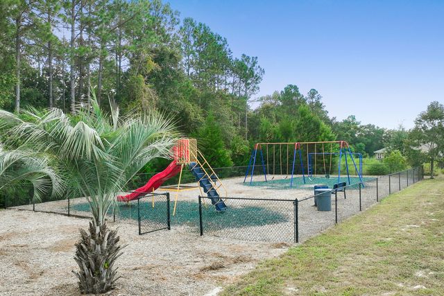 854 Whispering Creek Avenue, Freeport, FL 32439