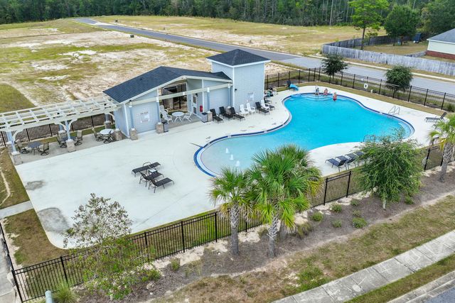 854 Whispering Creek Avenue, Freeport, FL 32439