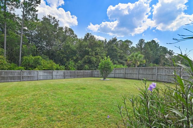 854 Whispering Creek Avenue, Freeport, FL 32439