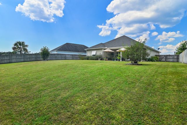 854 Whispering Creek Avenue, Freeport, FL 32439