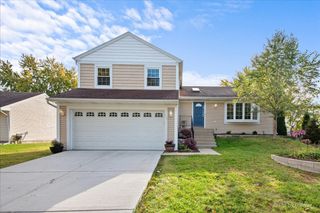 105 Canton Lane, Streamwood, IL 60107