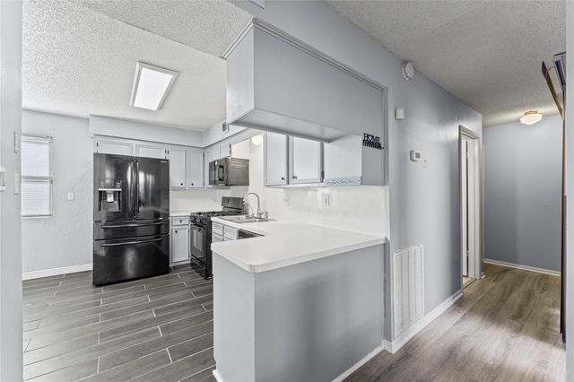 534 Shady Dale Drive, Stafford, TX 77477