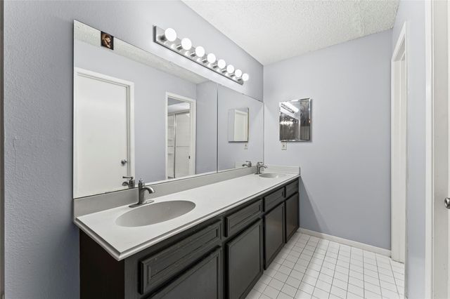 534 Shady Dale Drive, Stafford, TX 77477