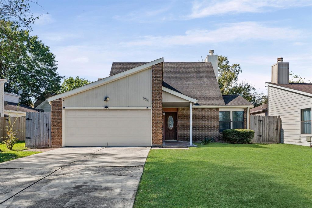 534 Shady Dale Drive, Stafford, TX 77477