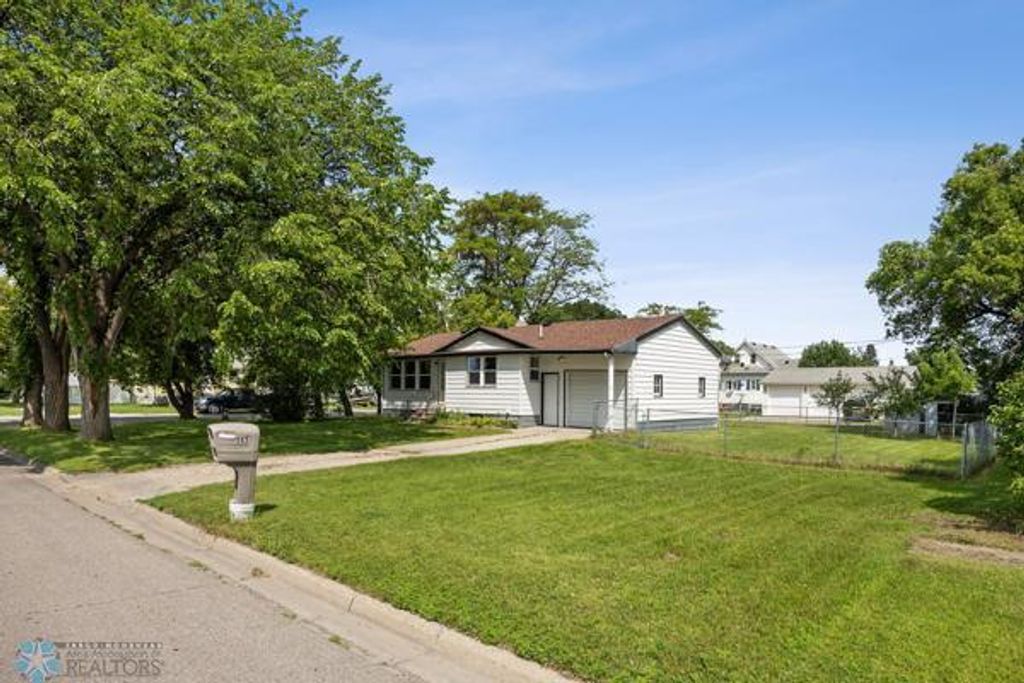 115 2nd Avenue SW, Dilworth, MN 56529