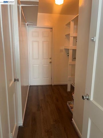 764 Pierce St, Albany, CA 94706