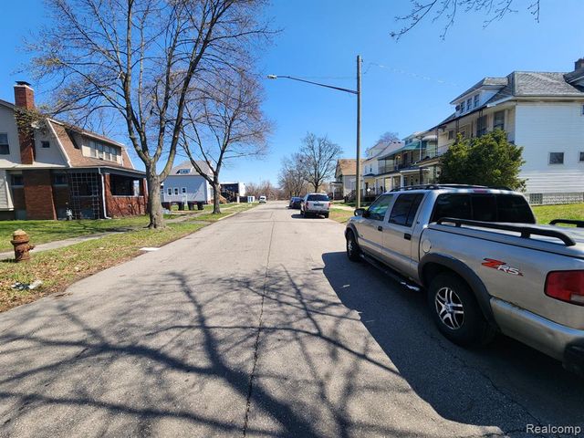 583 Leicester Court, Detroit, MI 48202