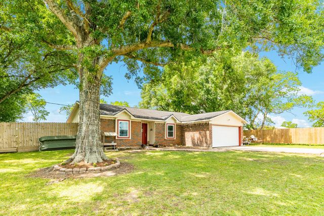 20108 Highway 36, Guy, TX 77444