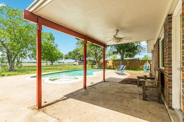 20108 Highway 36, Guy, TX 77444