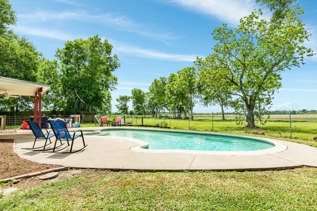 20108 Highway 36, Guy, TX 77444