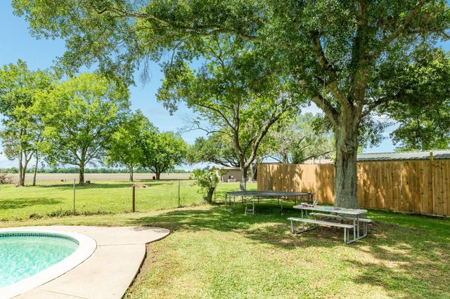 20108 Highway 36, Guy, TX 77444