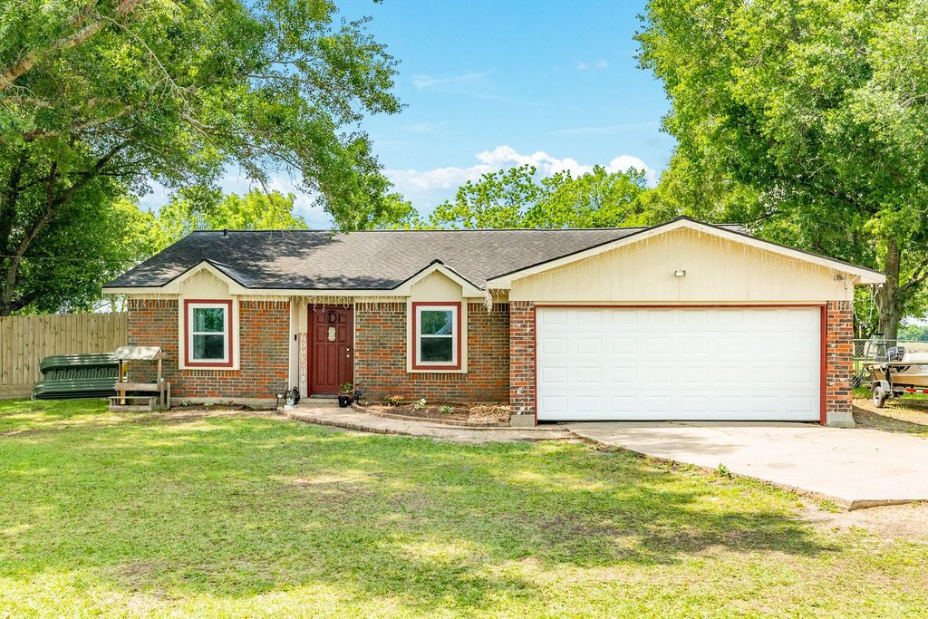20108 Highway 36, Guy, TX 77444