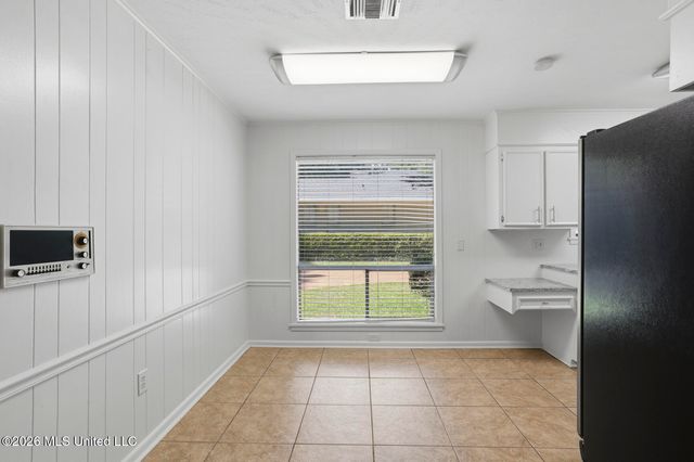 5315 Red Fox Road, Jackson, MS 39211