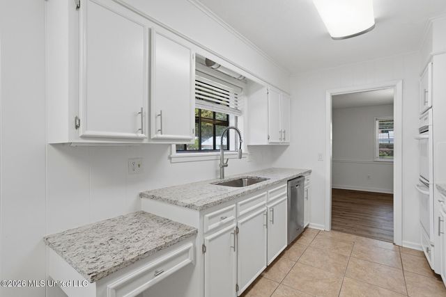 5315 Red Fox Road, Jackson, MS 39211