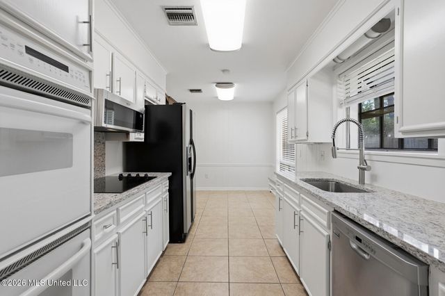 5315 Red Fox Road, Jackson, MS 39211