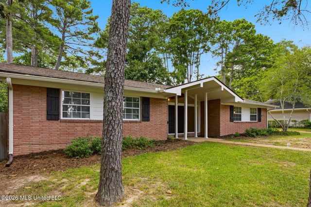 5315 Red Fox Road, Jackson, MS 39211