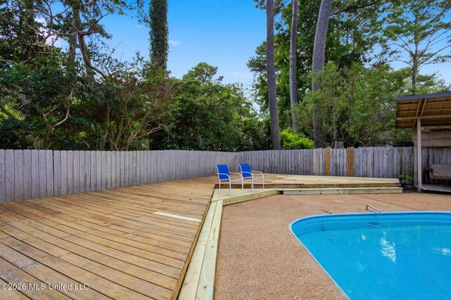 5315 Red Fox Road, Jackson, MS 39211